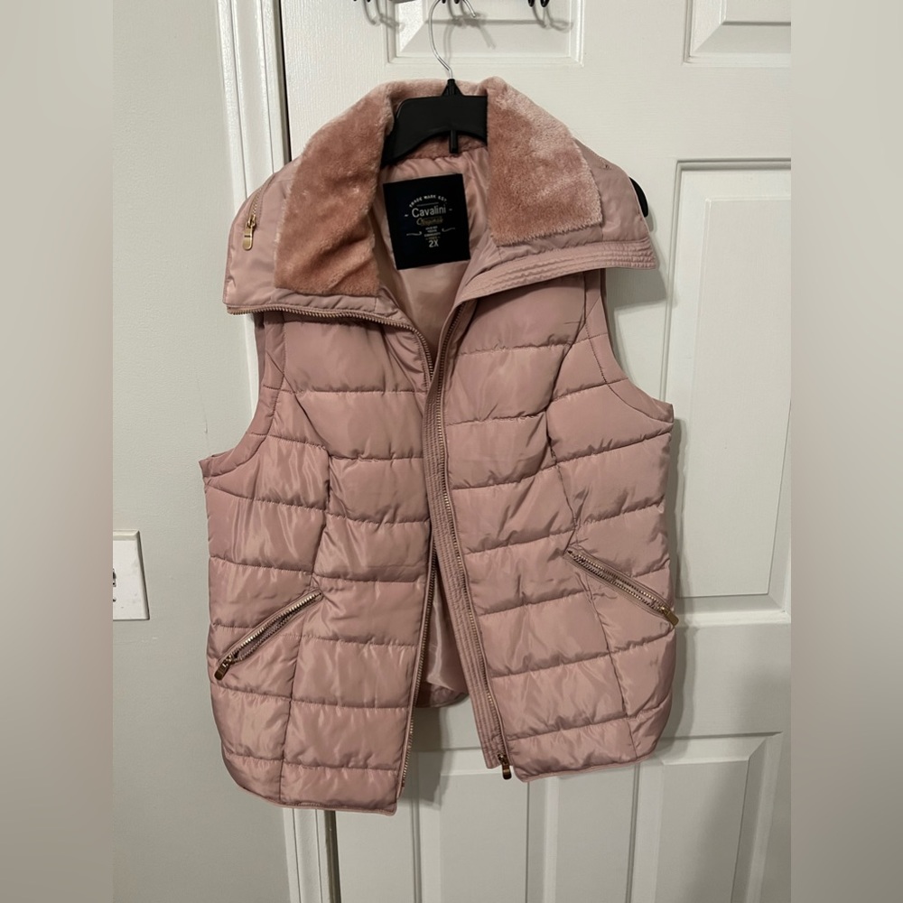 Pink Cavalini vest w faux fur collar